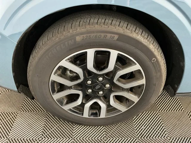 Used 2023 Area 51 Ford Lariat image 9