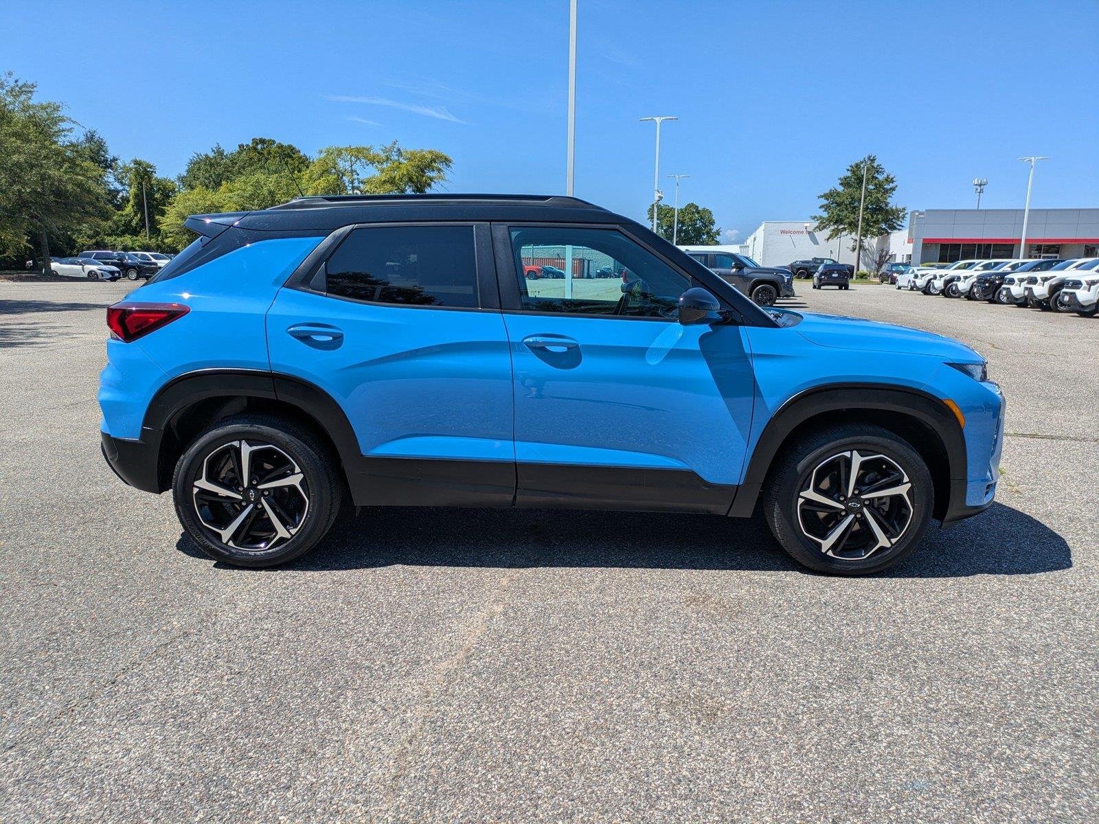 Used 2023 Fountain Blue Chevrolet RS image 3