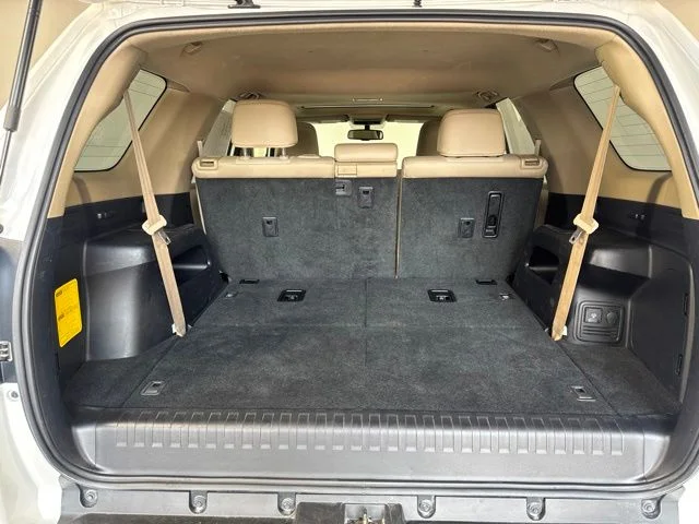 Used 2018 Super White Toyota SR5 Premium image 23