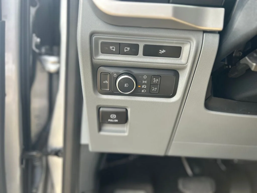 Used 2022 Silver Ford XLT image 25