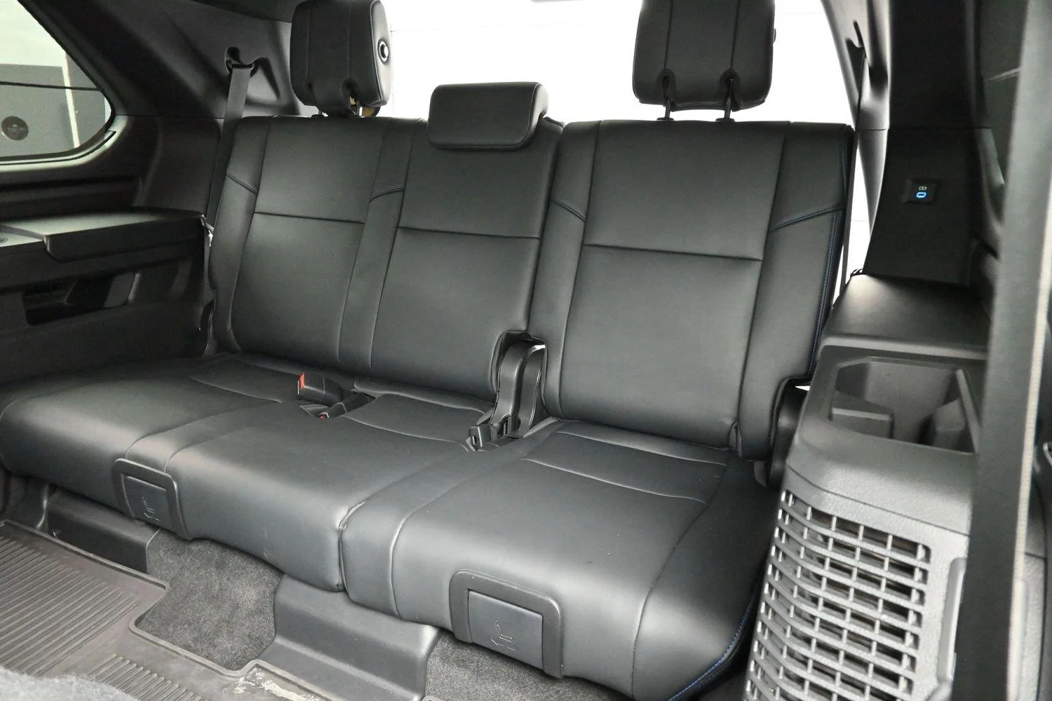 Used 2023 Magnetic Gray Metallic Toyota Platinum image 39