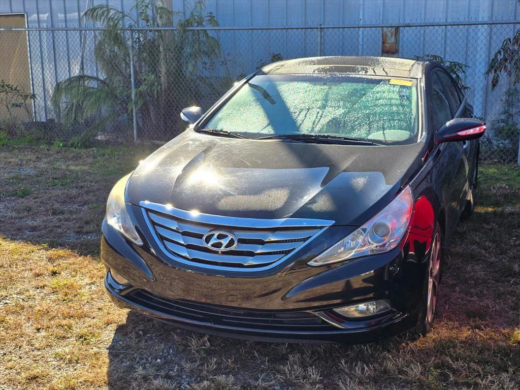 Used 2013 Black Hyundai Limited image 2