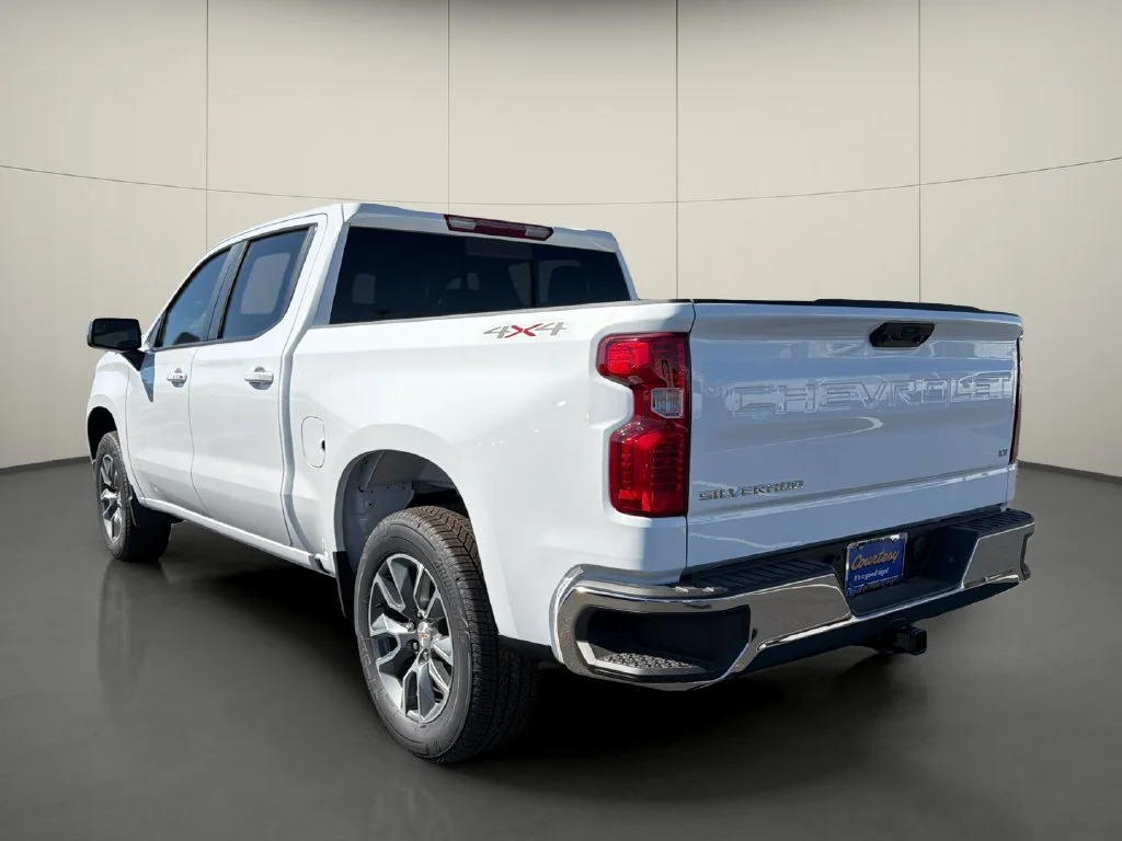 New 2026 Summit White Chevrolet LT image 5