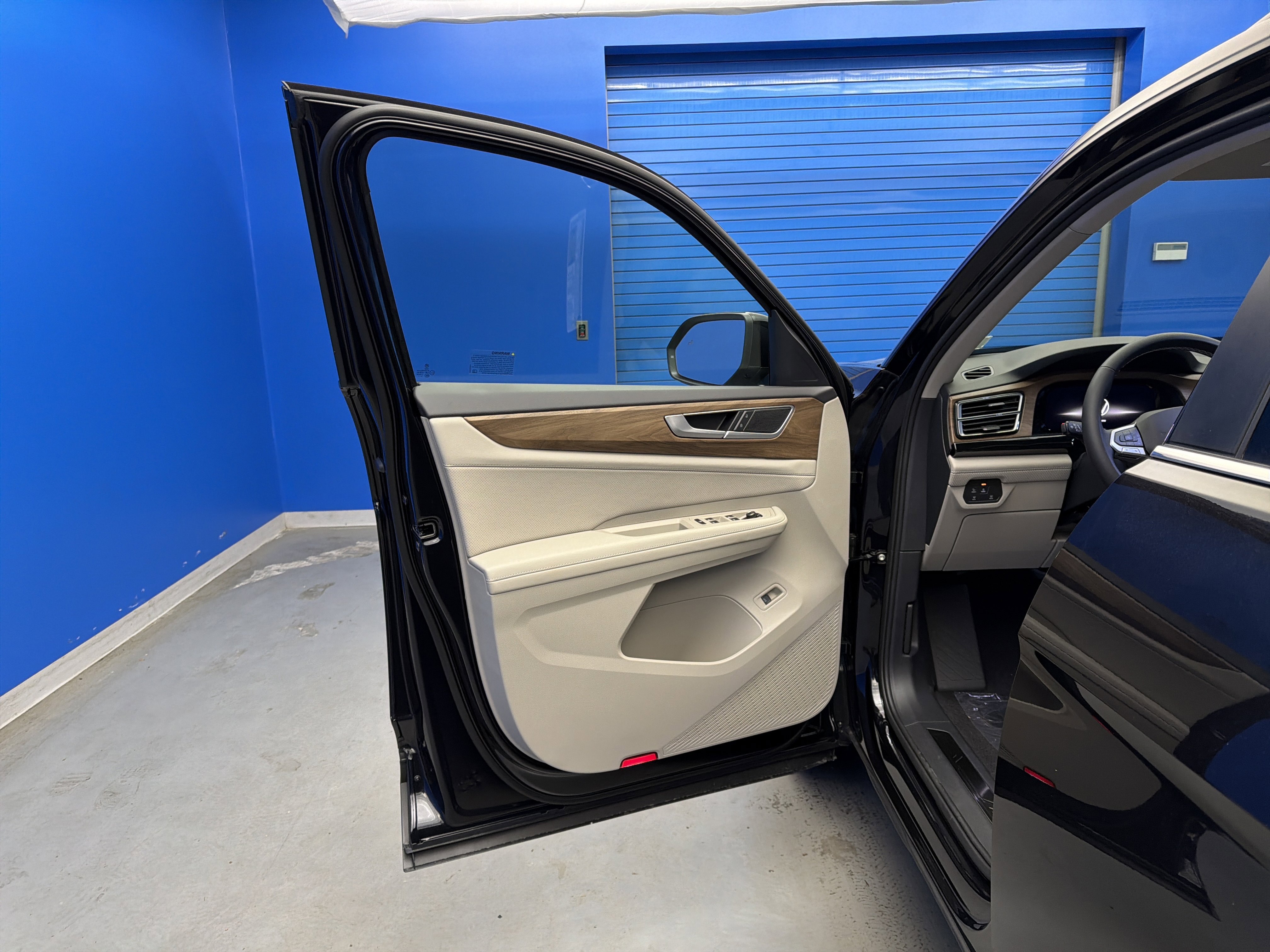 2026 Volkswagen Atlas SE w/Tech - Photo 10