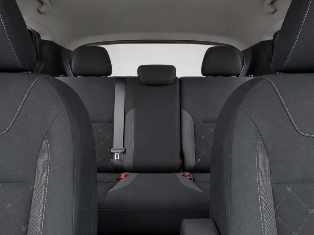 Used 2018 Silver Nissan SV image 33