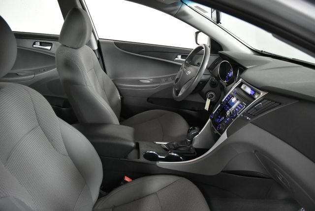 Used 2011 Silver Hyundai GLS image 14