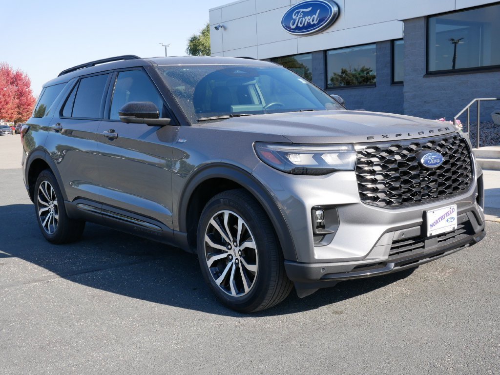 Used 2025 Ford Explorer ST-LINE with VIN 1FMUK8KH9SGB32855 for sale in Northfield, Minnesota