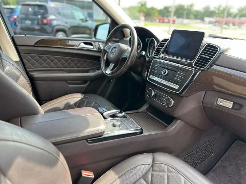 Used 2017 White Mercedes-Benz GLE 43 Sport Utility 4D image 31