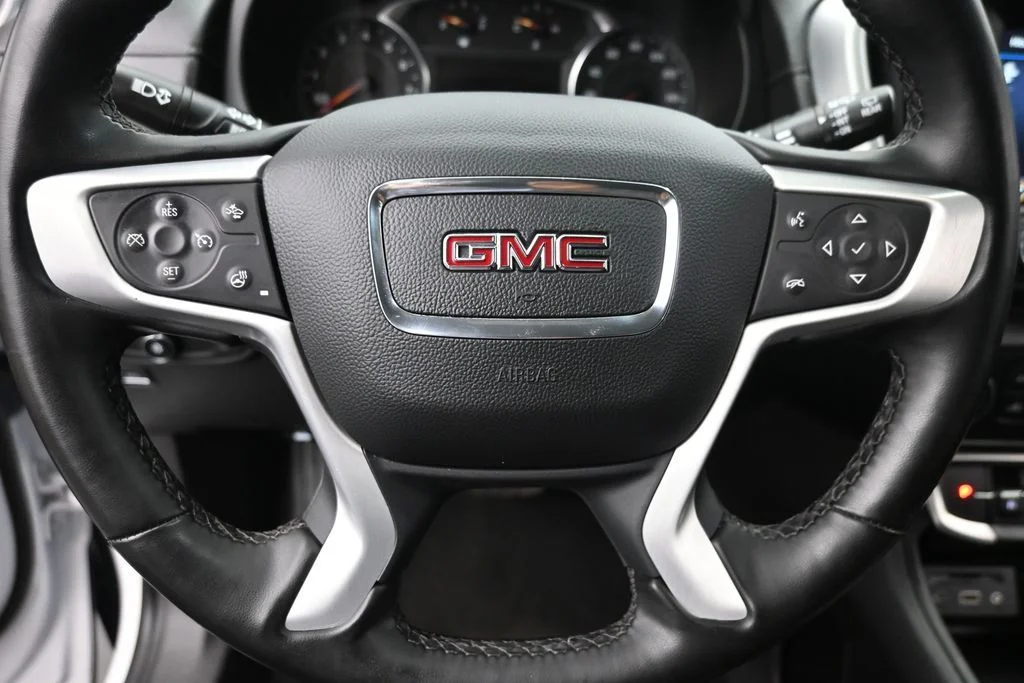 Used 2023 White GMC SLT image 20