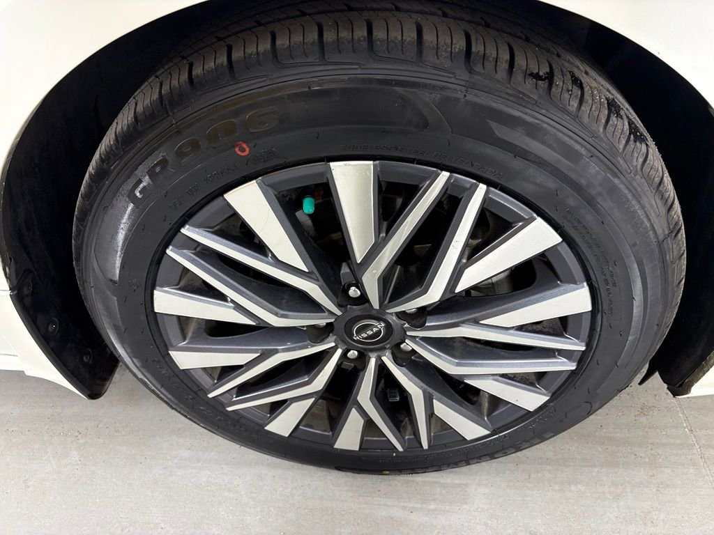 Used 2023 White Nissan 2.5 SV image 10