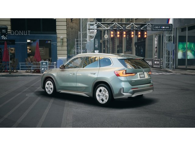 New 2027 Cape York Green Metallic BMW  image 2