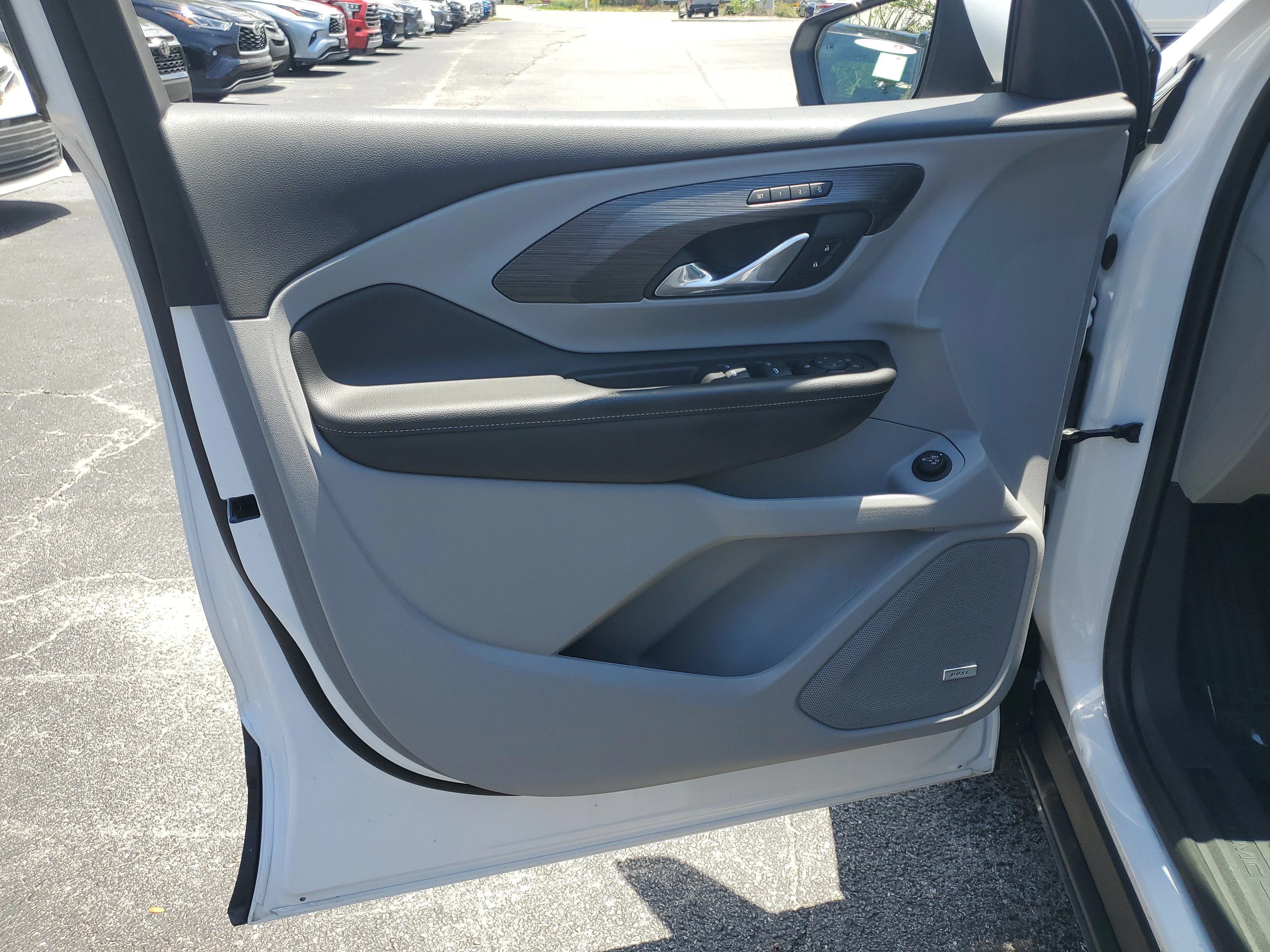 Used 2023 White Frost Tricoat GMC SLT image 23