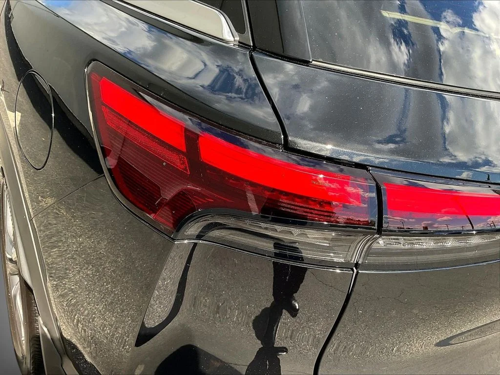 Used 2025 Black INFINITI LUXE image 25
