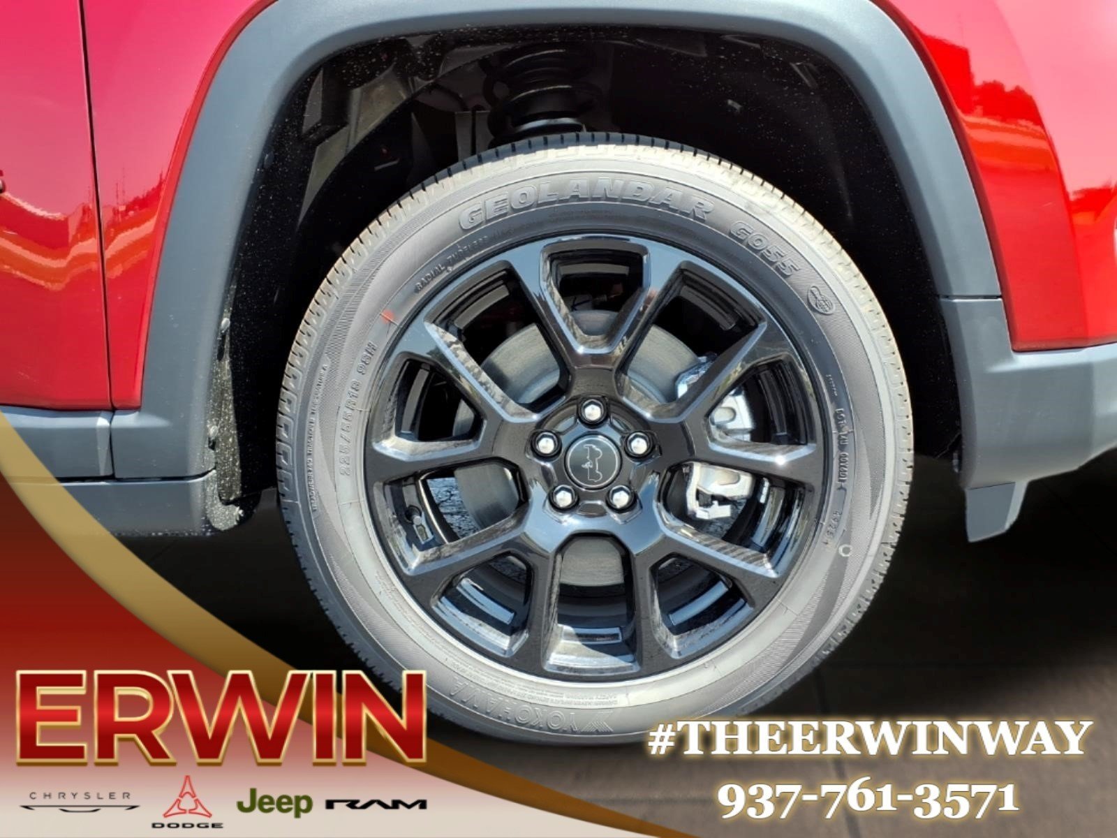 New 2026 Red Hot Pearl-Coat Exterior Paint Jeep Latitude image 7