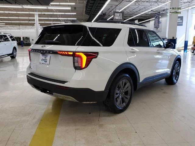 New 2027 Star White Metallic Tri-Coat Ford Active image 8