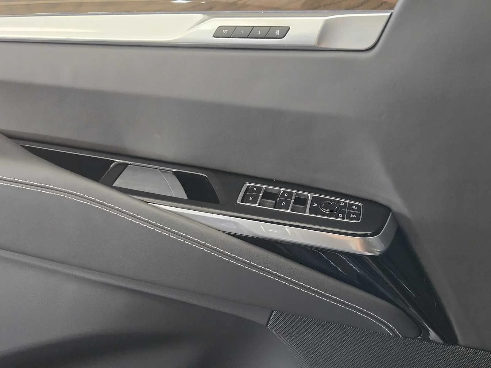 2026 Cadillac Escalade Platinum Sport - Photo 15