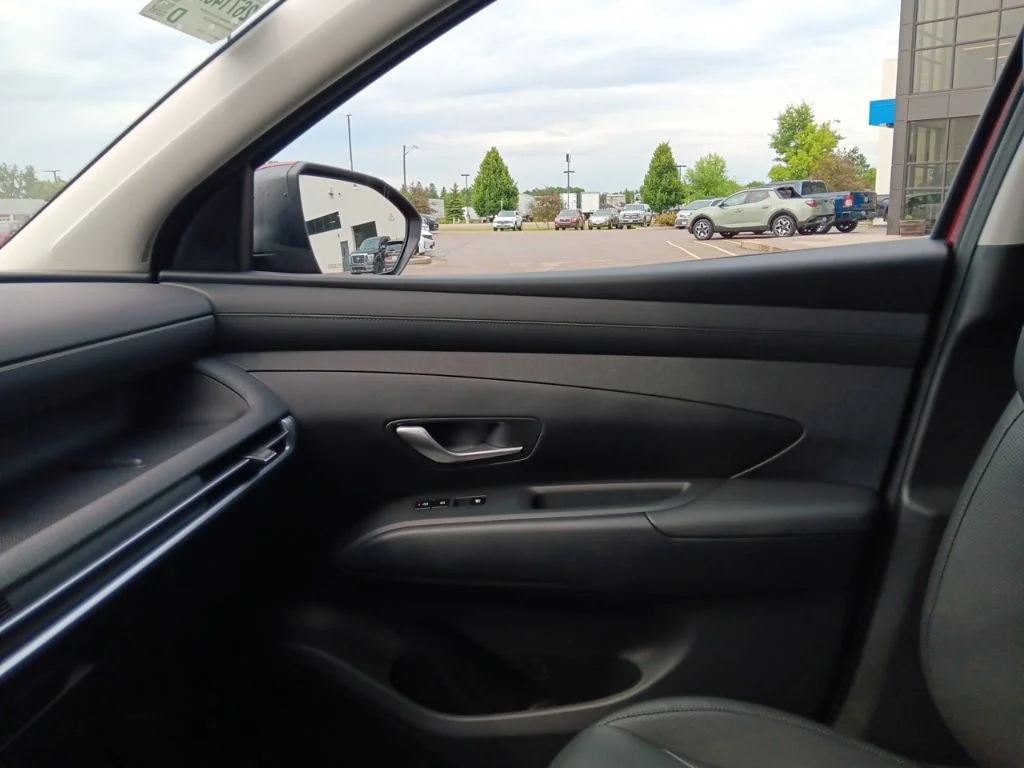 Used 2025 Ultimate Red Hyundai SEL Convenience image 28