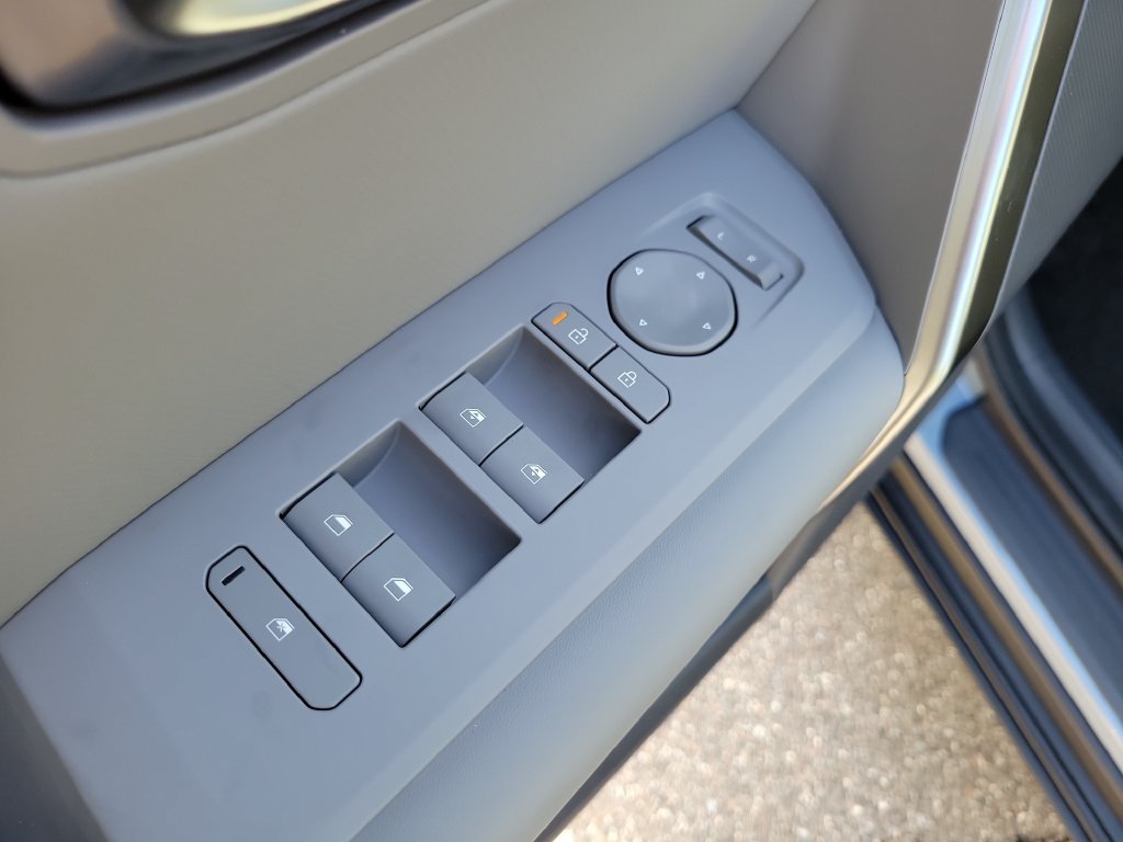 New 2027 Pale Gray Kia EX image 22