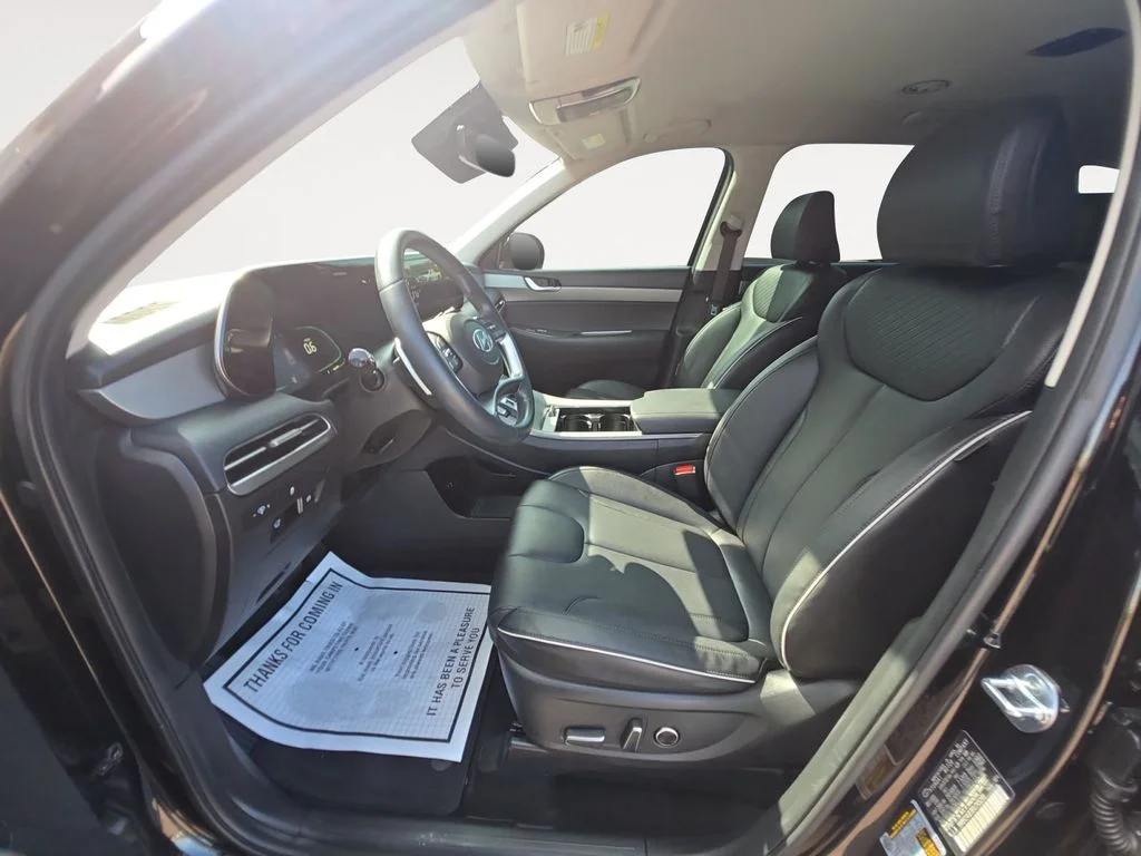 Used 2024 Black Hyundai SEL image 11