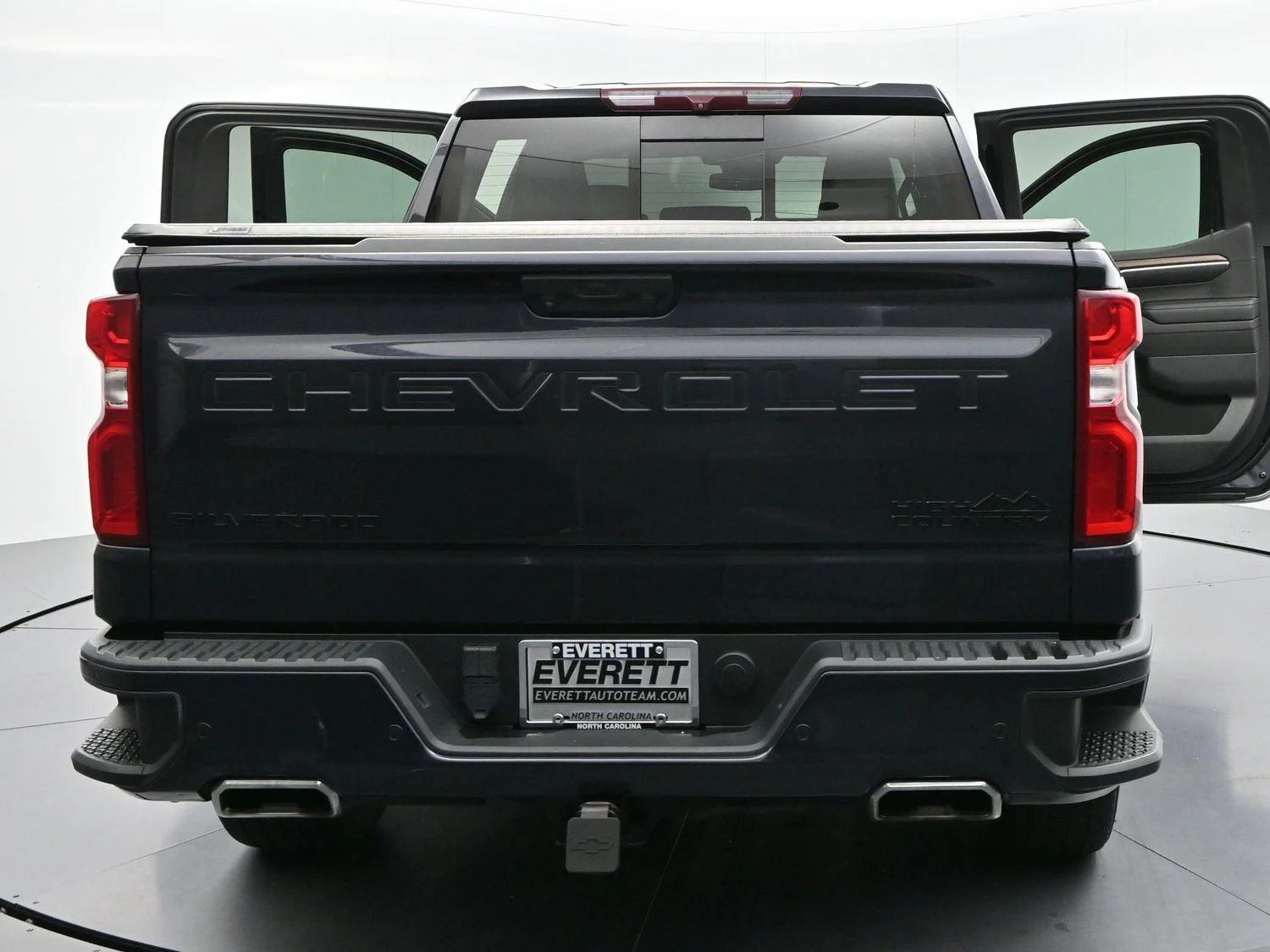 Used 2023 Dark Ash Metallic Chevrolet High Country image 38