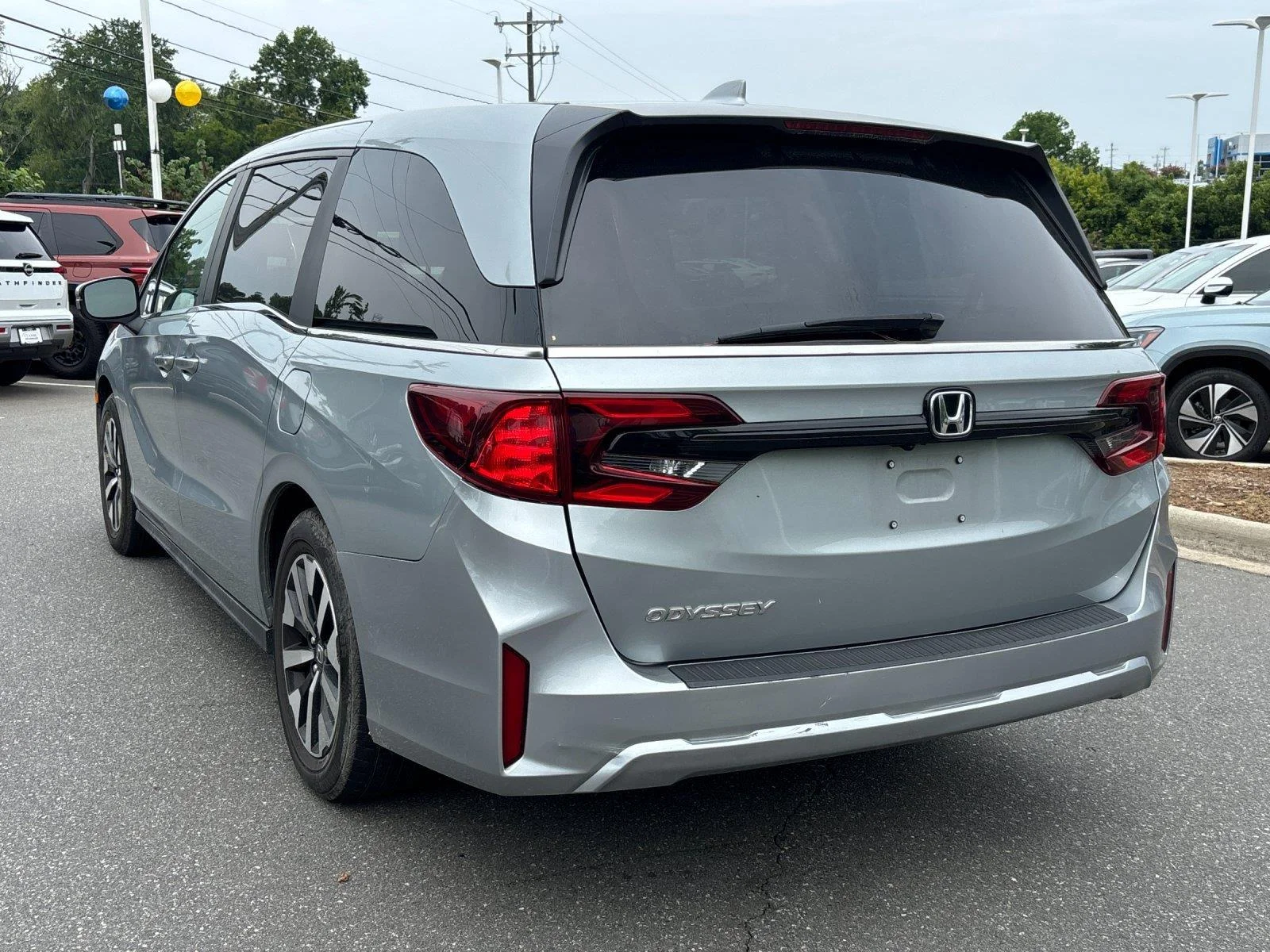 Used 2025  Honda EX-L image 3