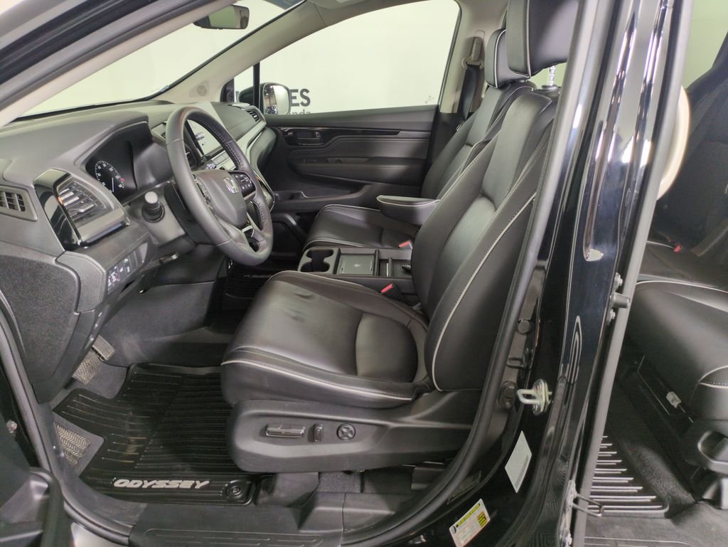 2025 Honda Odyssey Touring - Photo 13