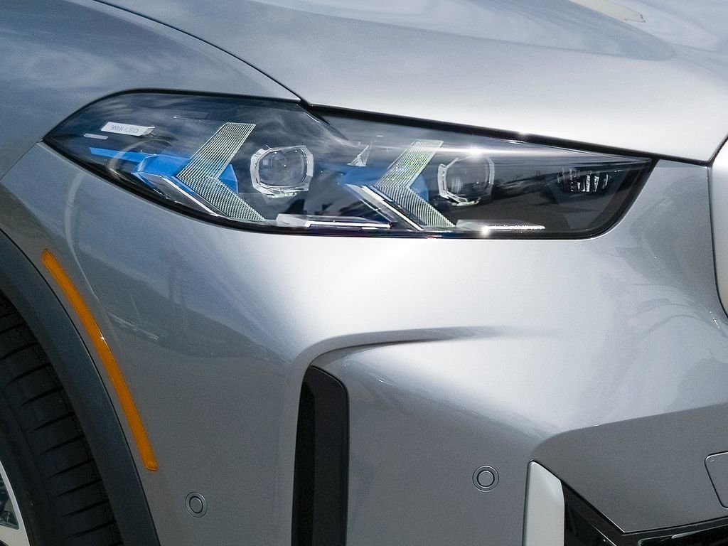 New 2026 Skyscraper Grey Metallic BMW sDrive40i image 5