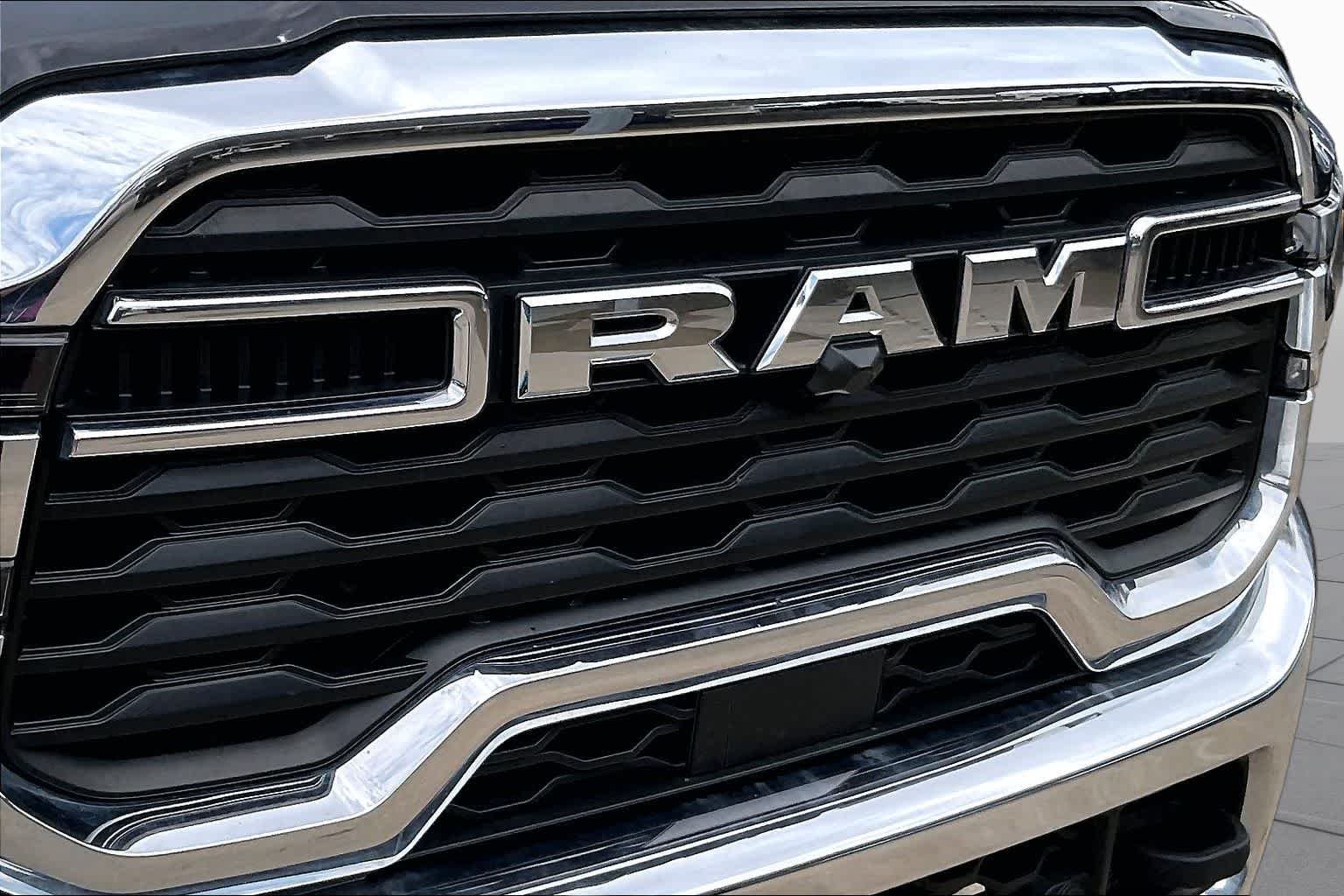 Used 2025 Diamond Black Crystal Pearlcoat Ram Big Horn image 29