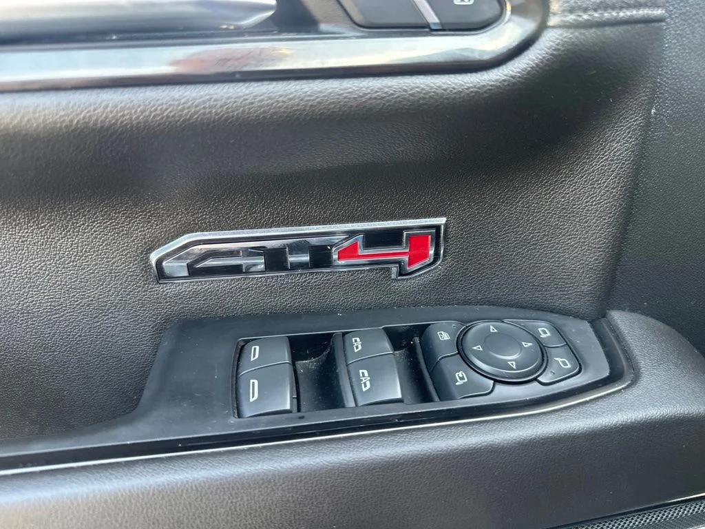 Used 2022 Blue GMC AT4 image 9