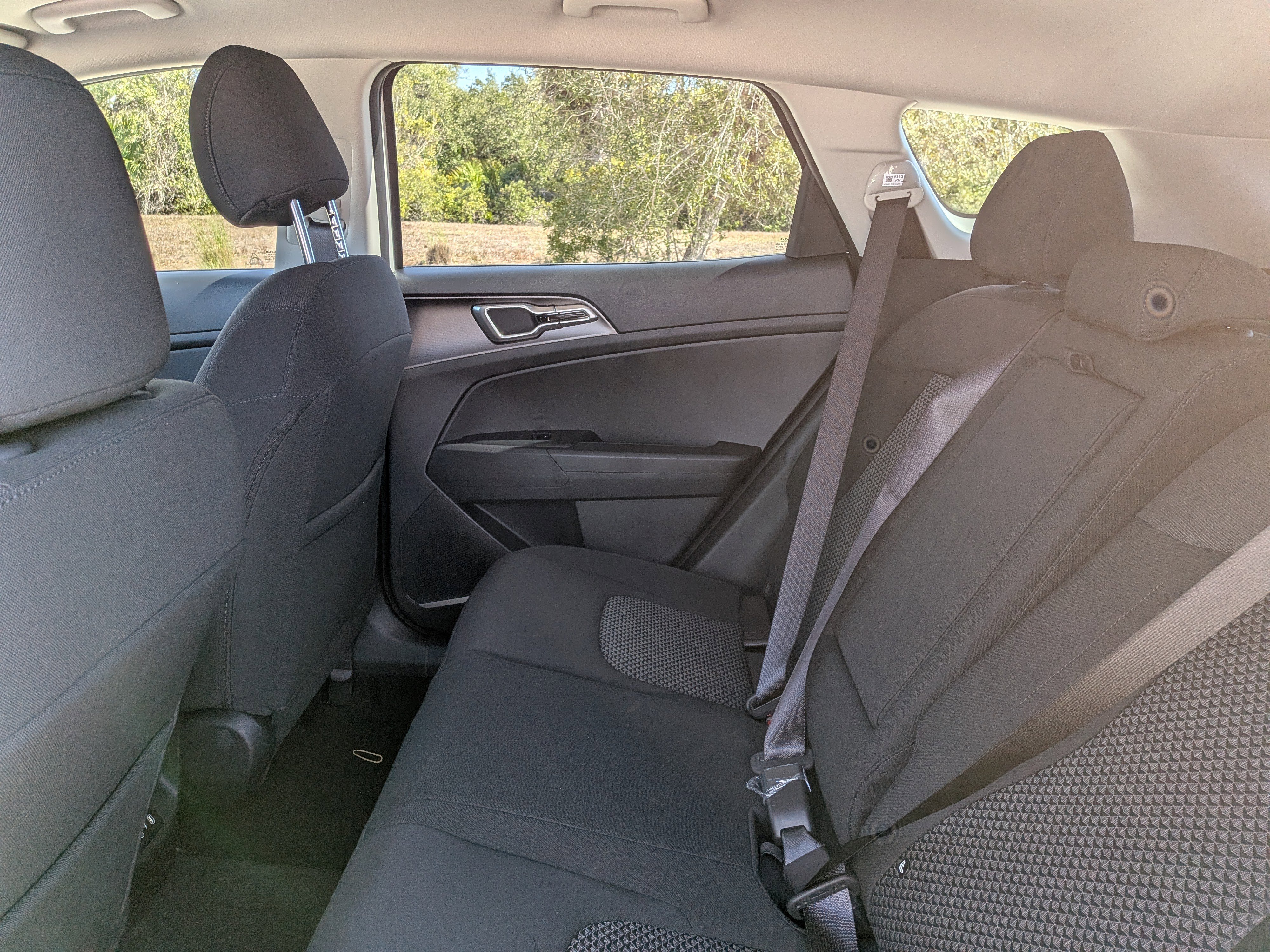 New 2026 Snow White Pearl Kia LX image 15