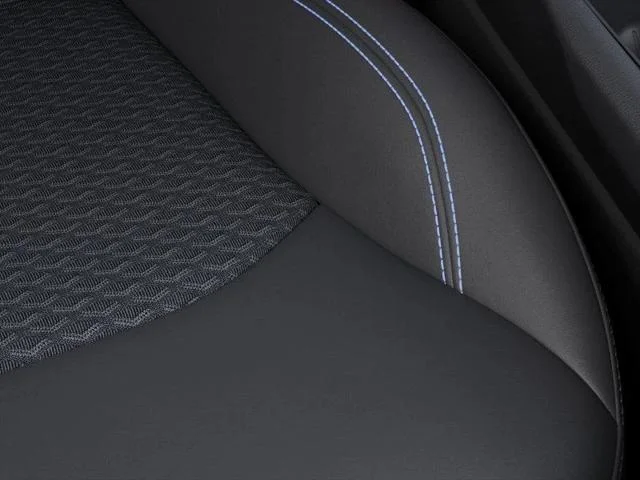 New 2026 Diamond Black Crystal Pearlcoat Jeep Latitude image 21