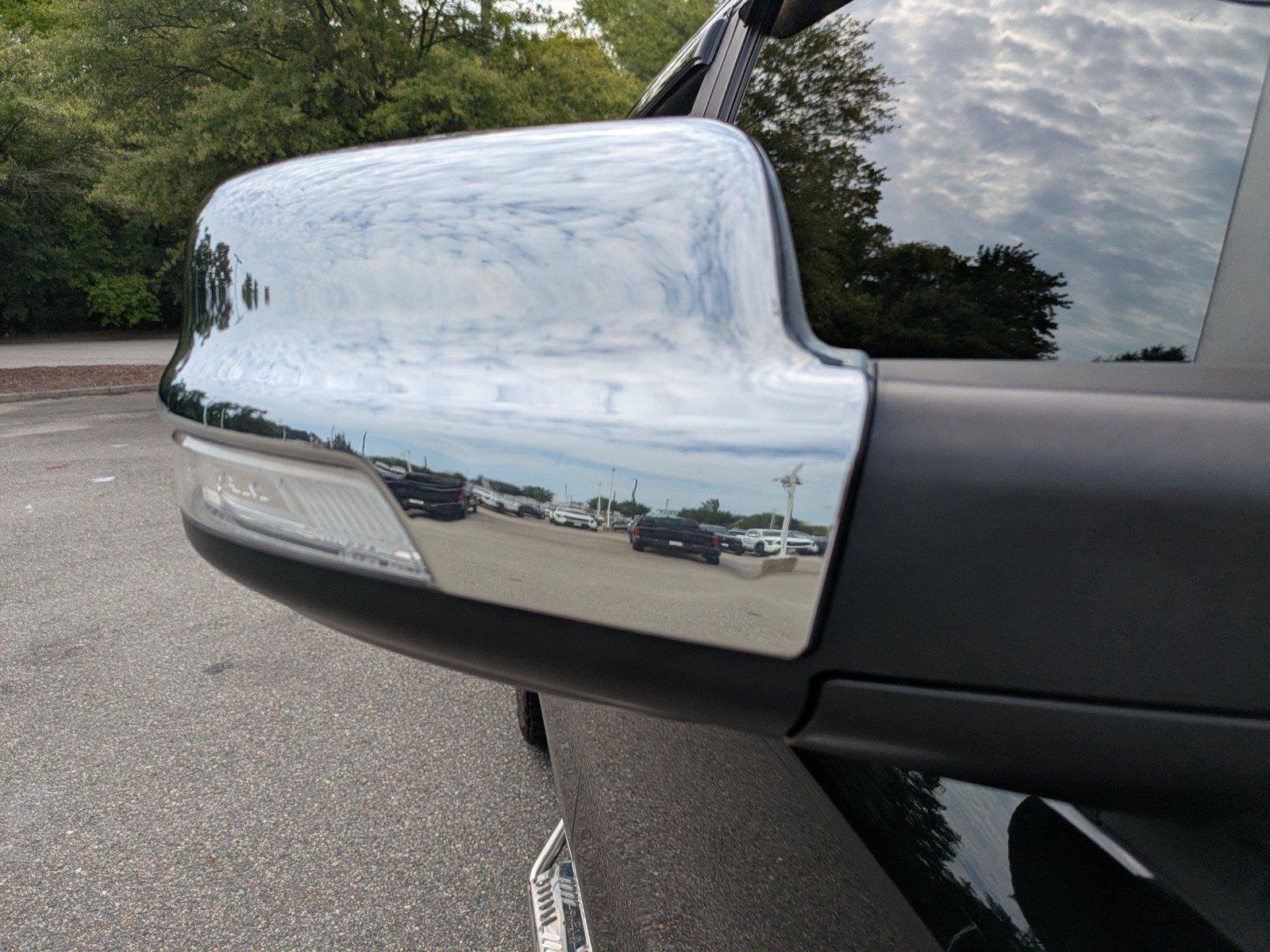 Used 2019 Diamond Black Crystal Pearlcoat Ram Big Horn/Lone Star image 12