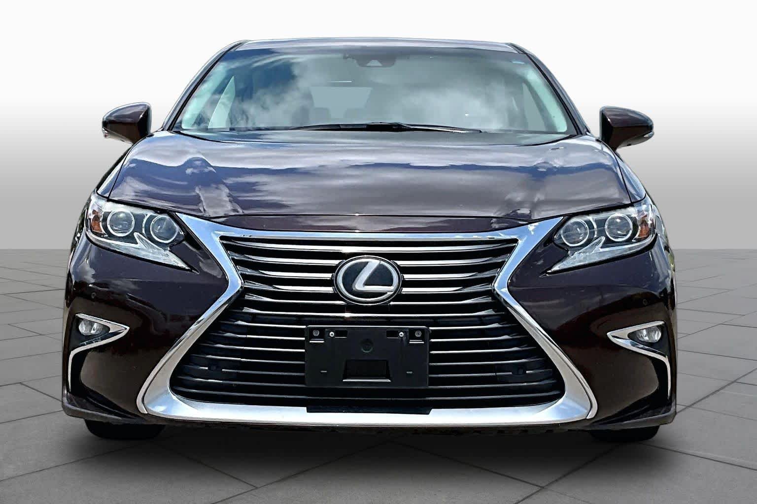 Used 2016 Autumn Shimmer Lexus  image 4