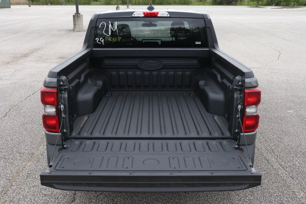 New 2026 Carbonized Gray Metallic Ford XLT image 30
