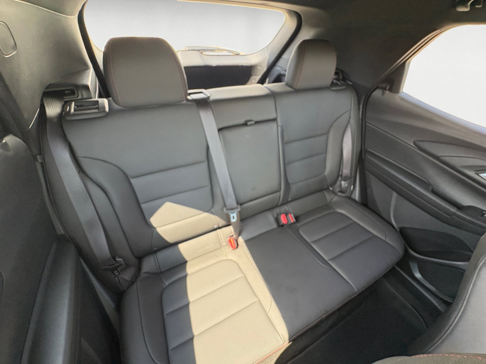 Used 2025 Iridescent Pearl Tricoat Chevrolet RS image 18