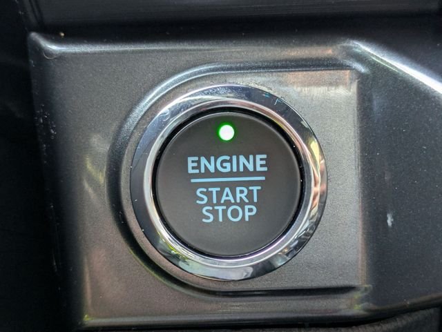 Used 2022 Silver Ford XLT image 15