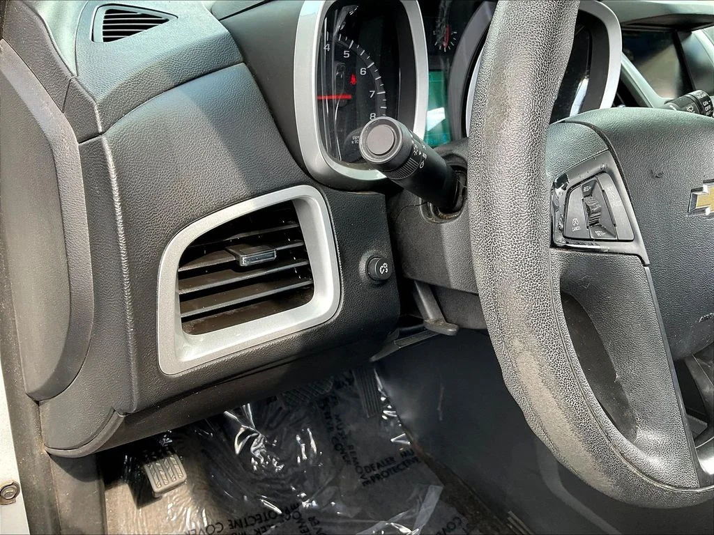 Used 2016 Silver Ice Metallic Chevrolet LS image 23
