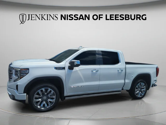 Used 2023 White GMC Denali image 13