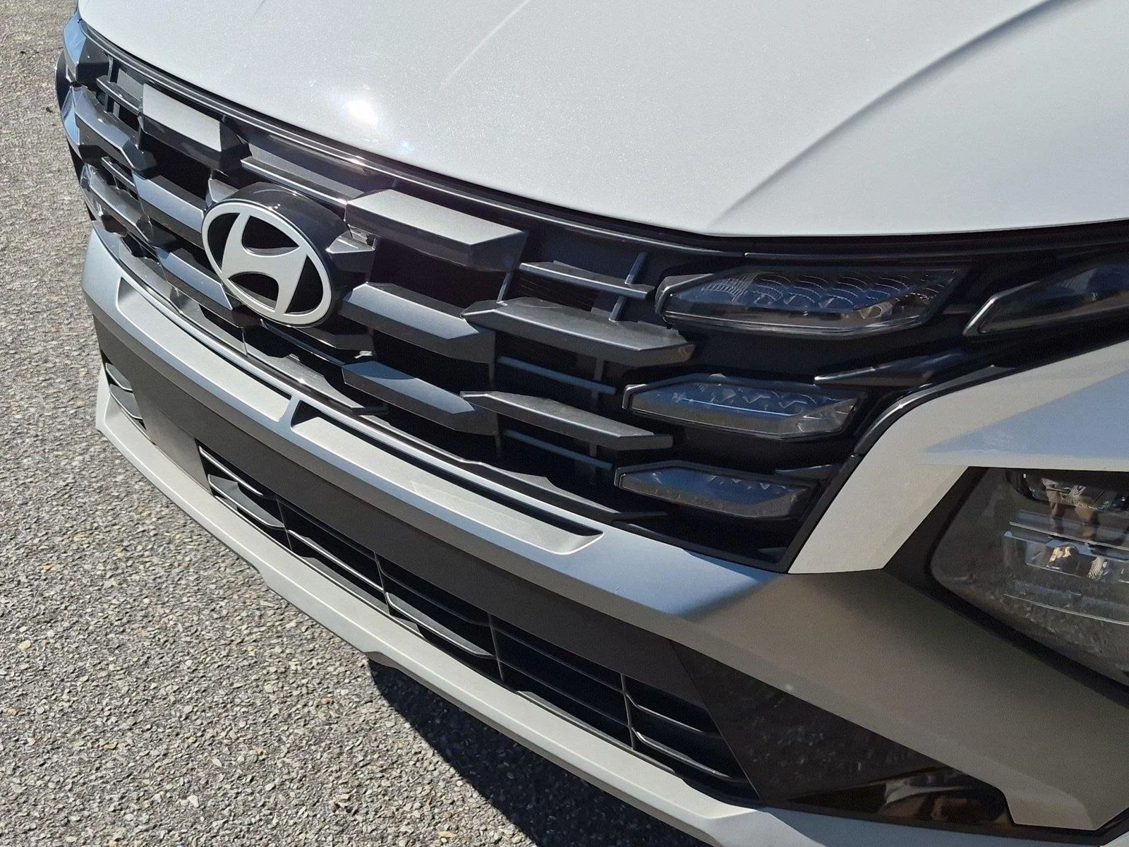 Used 2025 Serenity White Pearl Hyundai SEL image 13