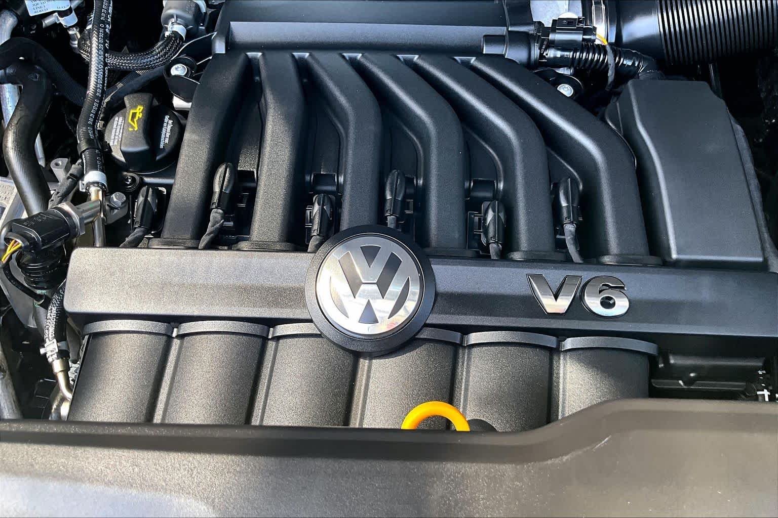 Certified Used 2023 Deep Black Pearl Volkswagen 3.6L V6 SEL R-Line Black image 31