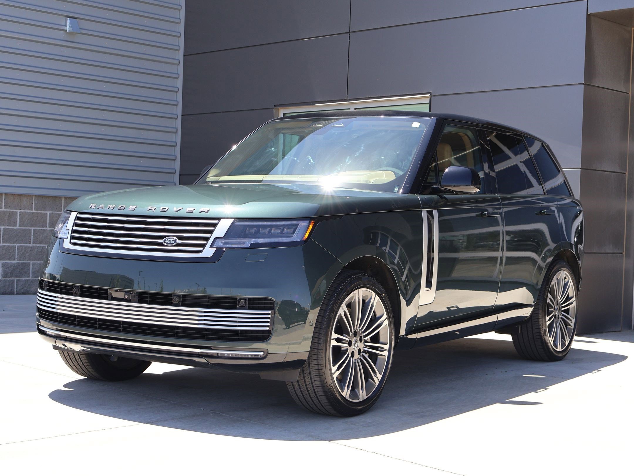 2025 Land Rover Range Rover's photo