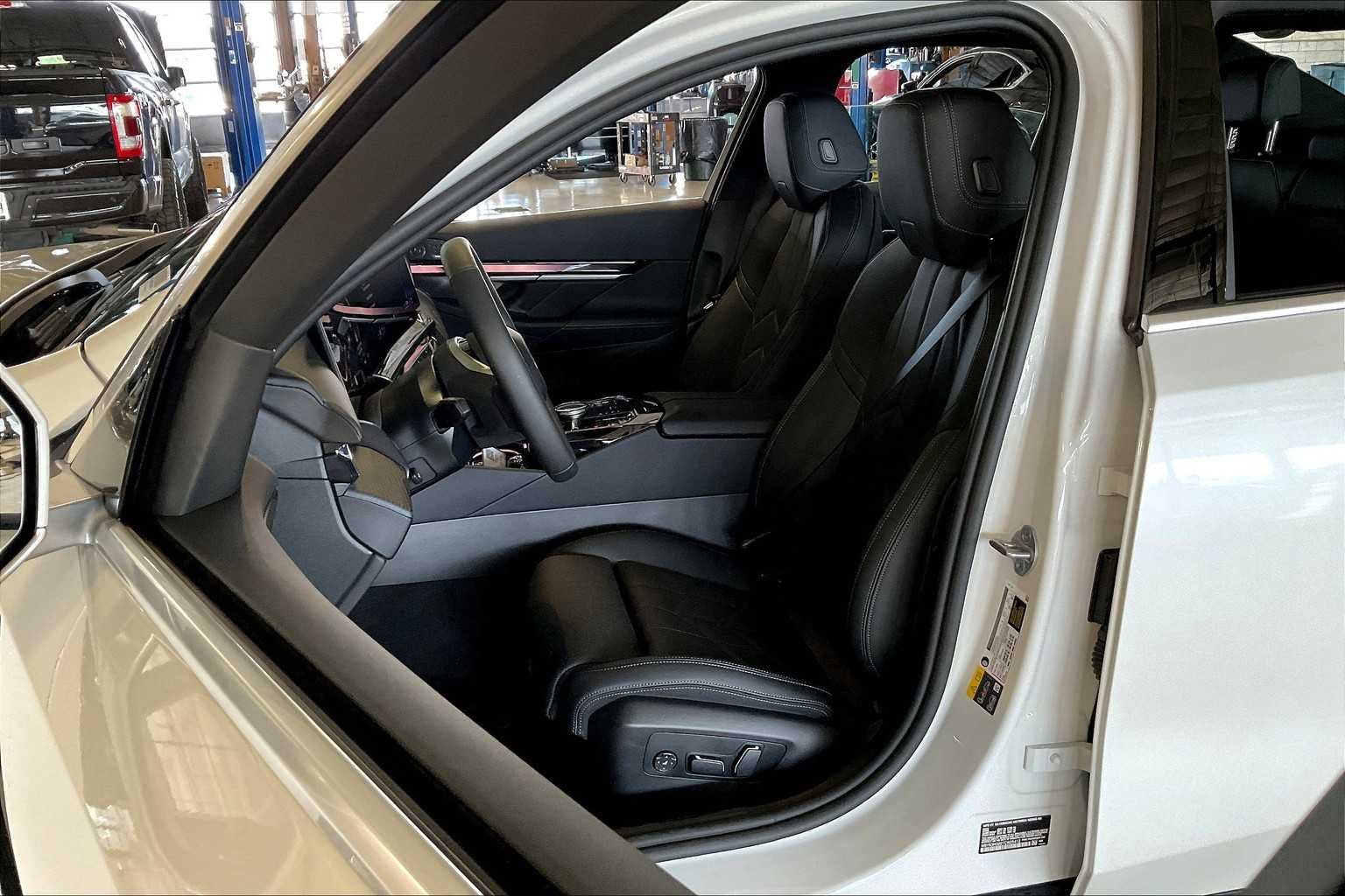 Used 2026 Mineral White Metallic BMW eDrive40 image 9
