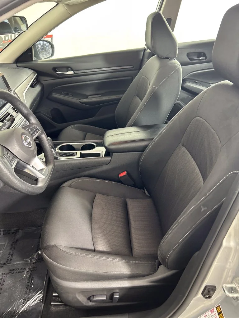 Used 2024 Silver Nissan 2.5 SV image 12