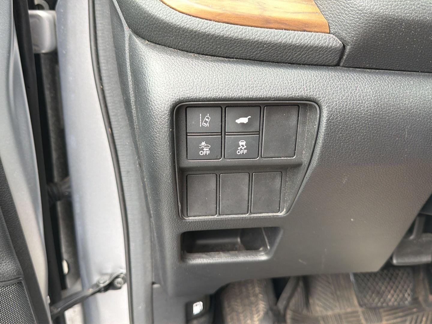 Used 2019 Lunar Silver Metallic Honda EX-L image 17