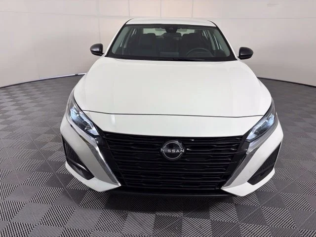 Used 2025 Glacier White Nissan SV image 2
