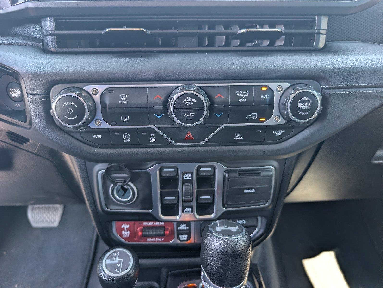 2025 Jeep Wrangler 4-Door Rubicon - Photo 20