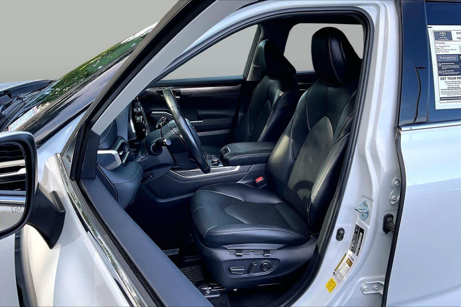 Used 2023 Wind Chill Pearl Toyota Limited image 9