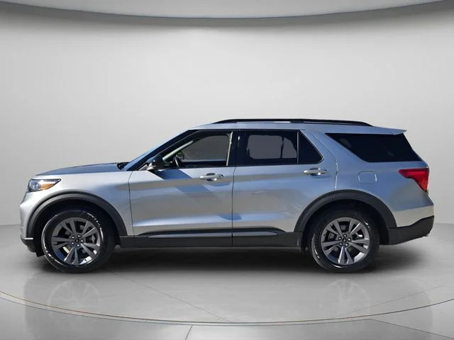 Used 2023 Silver Ford XLT image 3