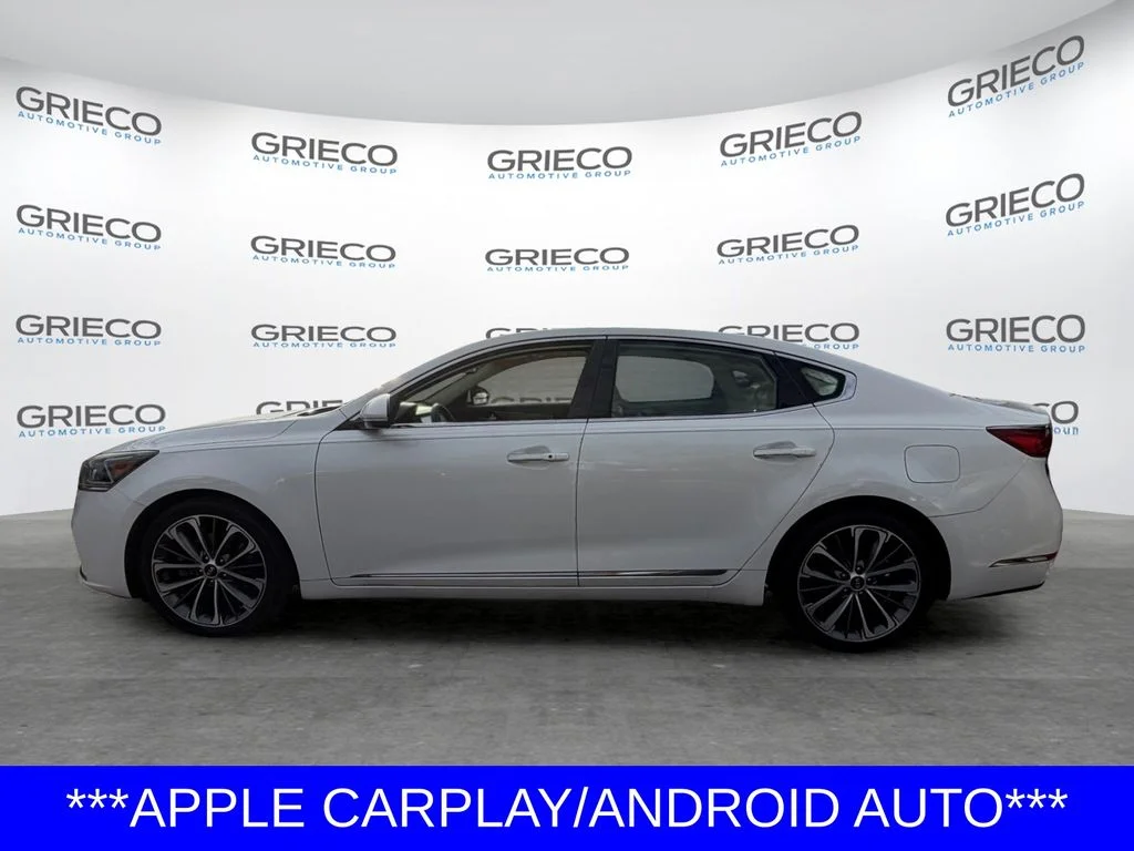 Used 2019 White Kia Technology image 4