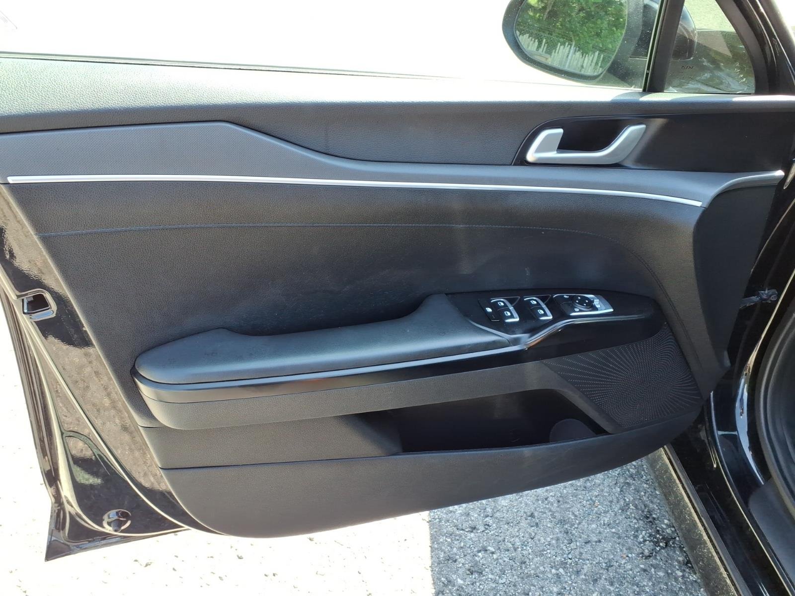 Used 2022 Black Kia GT-Line image 17